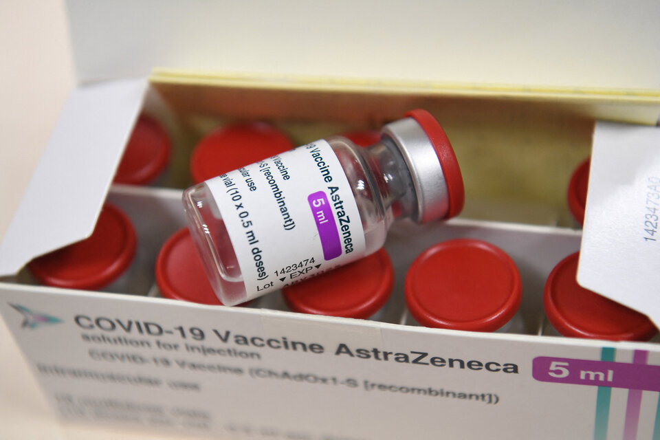 La Defensoría del Pueblo de la Nación investiga la situación regulatoria de la vacuna Oxford/AstraZeneca en nuestro país