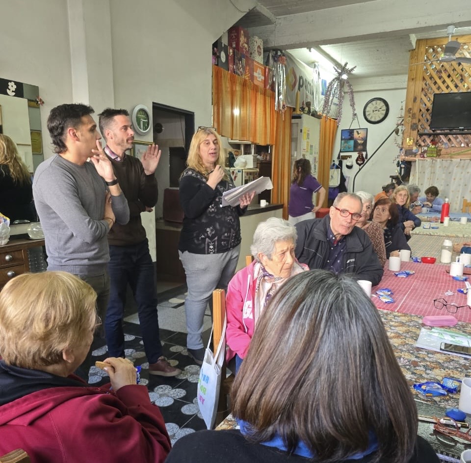 La Defensoría del Pueblo de la Nación visitó el Centro de Jubilados 